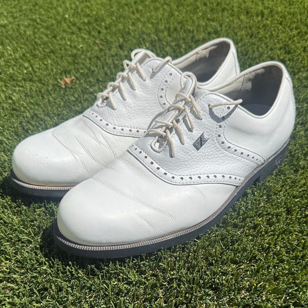 Cutter and Buck Mens Size 8.5 Golf Shoe